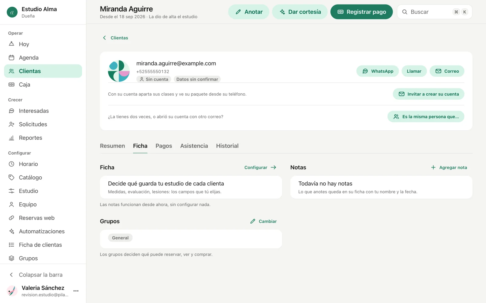 La pestaña Ficha con los campos del estudio y las notas de la clienta.