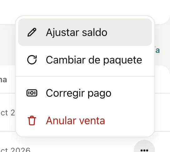 El menú de una compra de Paquete 8 clases con Ajustar saldo, Cambiar de paquete, Corregir pago y Anular venta en rojo.