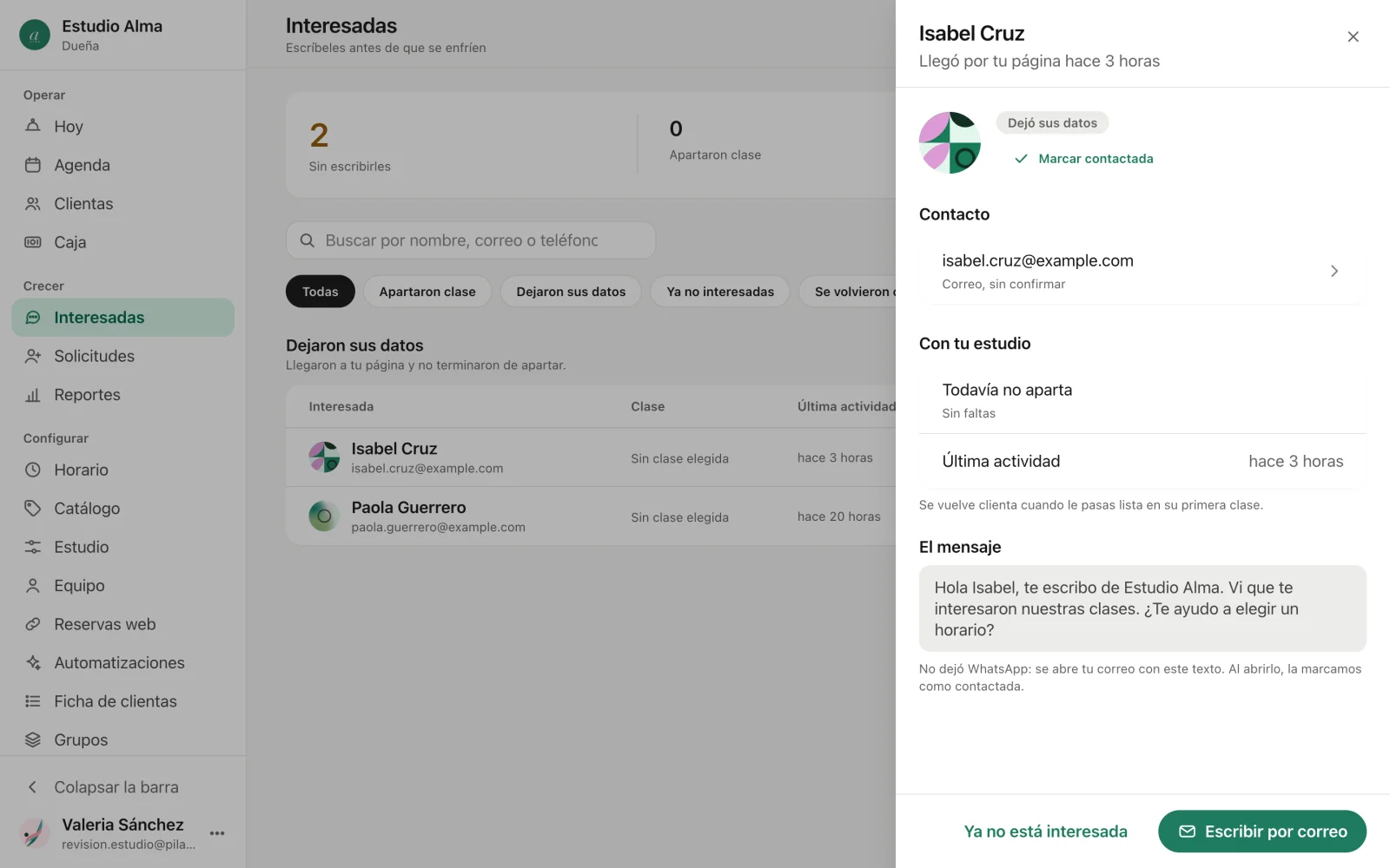 El detalle de una interesada con su contacto, cuándo llegó y el mensaje listo para escribirle.