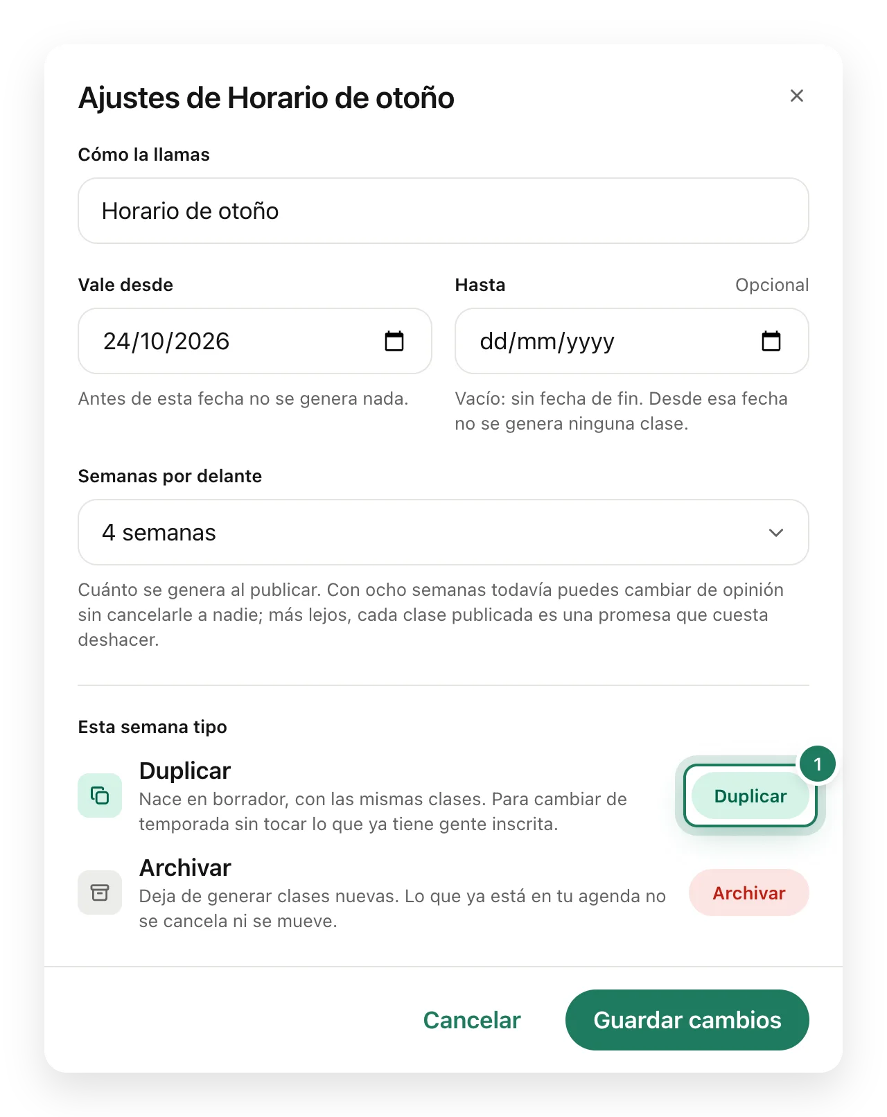 Los ajustes de la semana tipo Horario de otoño con su nombre, fechas, semanas por delante y el botón Duplicar resaltado.