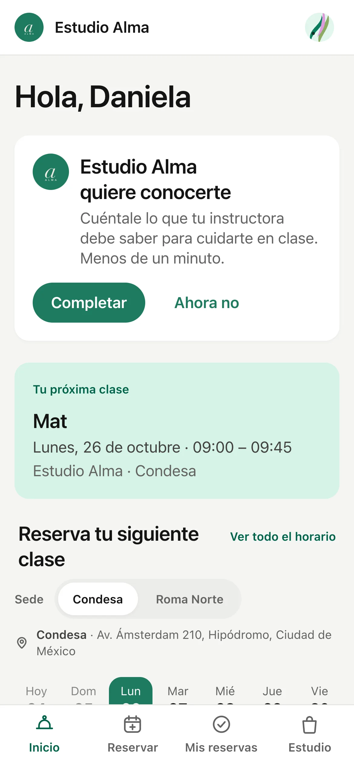 El inicio de la cuenta de Daniela con su próxima clase, la invitación a completar sus datos y las clases para reservar.