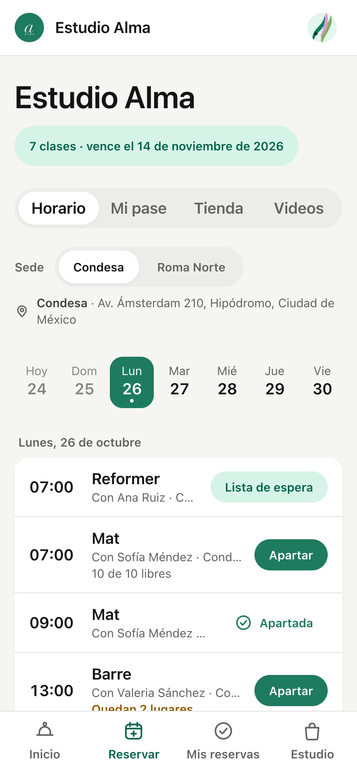 La sección de Estudio Alma en la cuenta con su saldo, las pestañas Horario, Mi pase, Tienda y Videos, y las clases del día.