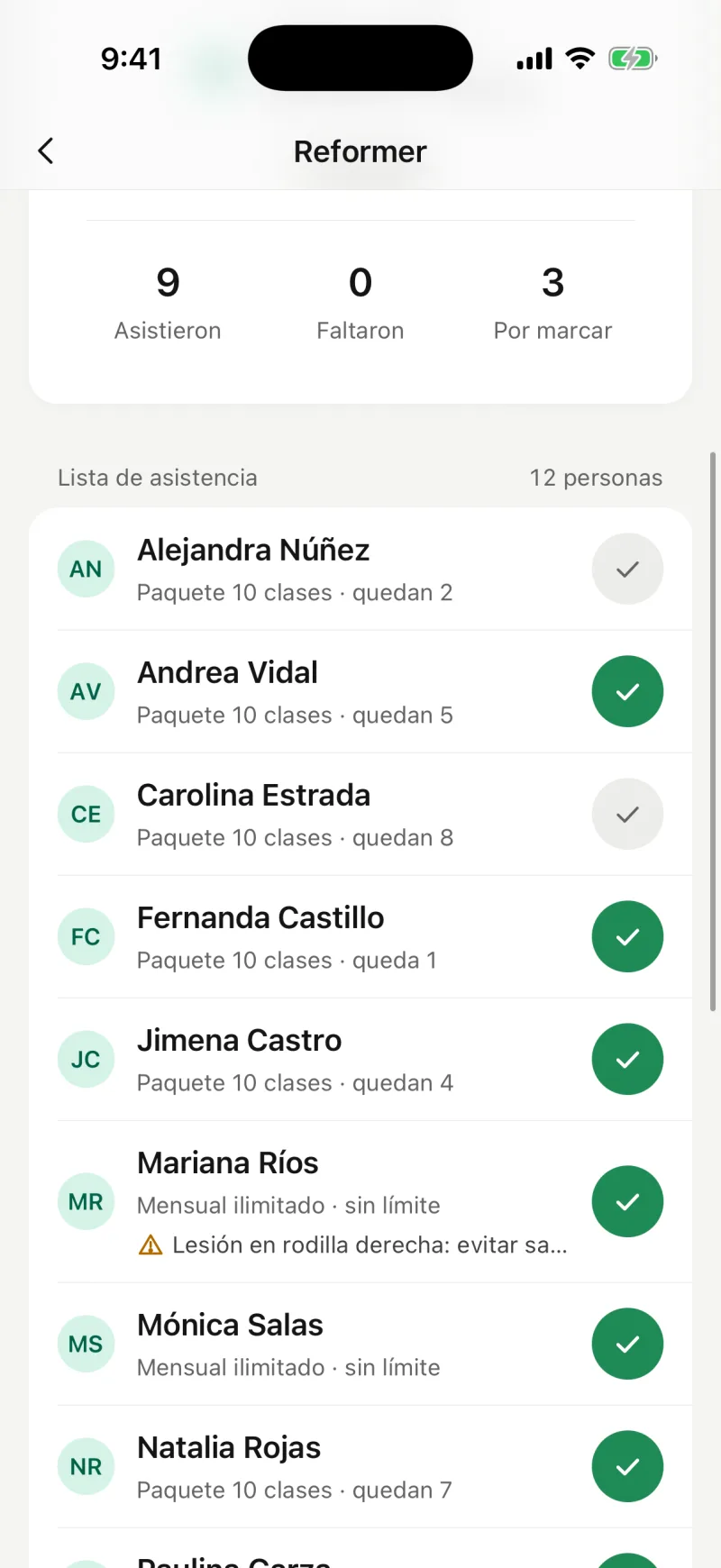 Pilaty Studio: la lista de una clase con la asistencia marcada.