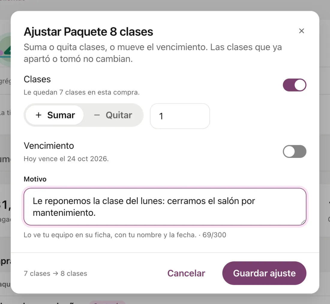 El cuadro Ajustar saldo de un paquete de 8 clases: sumar una clase con el motivo escrito.